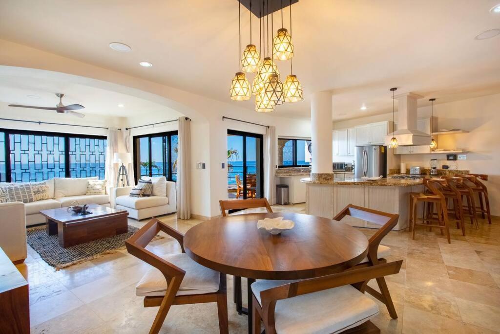 Holiday home Beach Front Casa Bruma, Jacuzzi W Massage. Cabo San Lucas