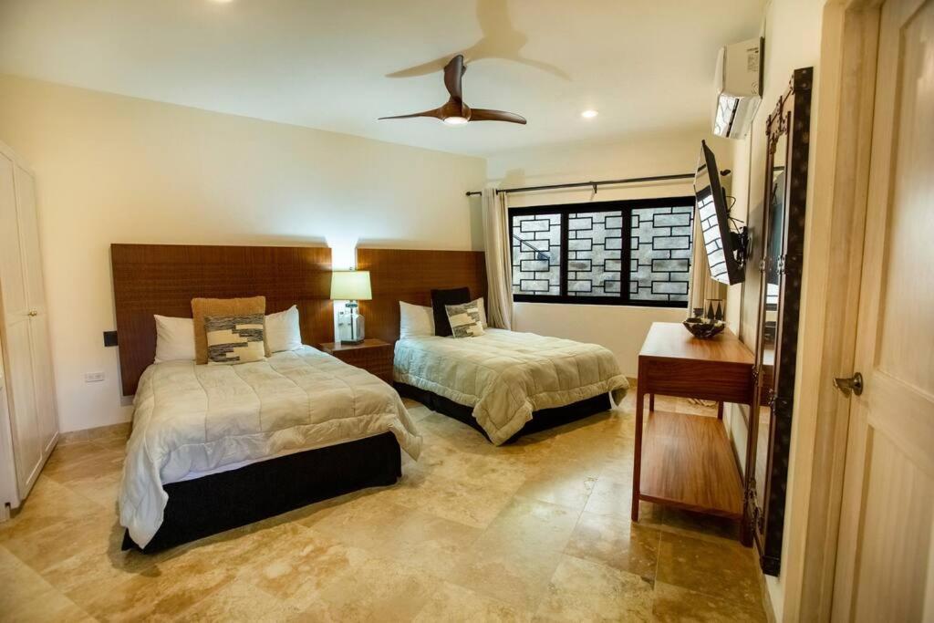 Beach Front Casa Bruma, Jacuzzi W Massage. Holiday home